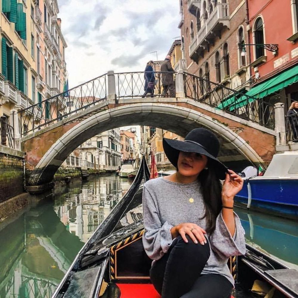 Meet your Posher, Emma